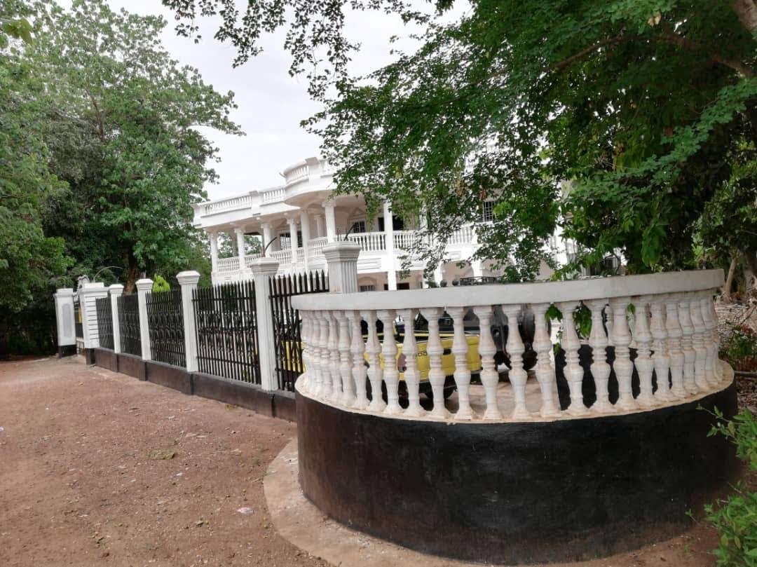 Kamakwie White House Hotel-官方
