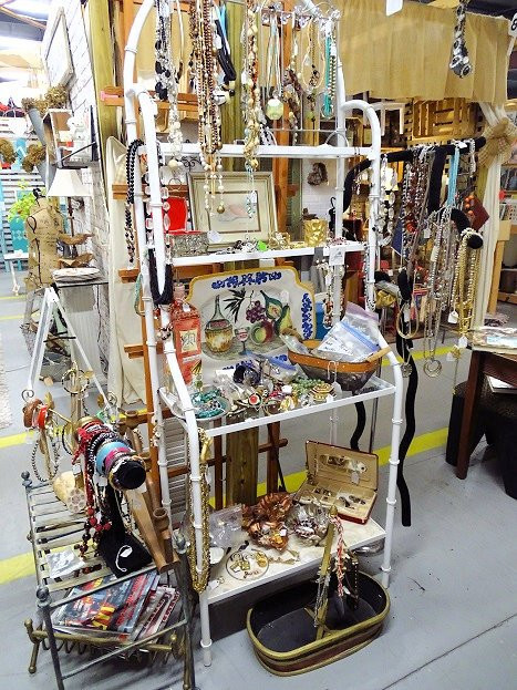 Southern Antiques and Accents-费尔霍普必去景点