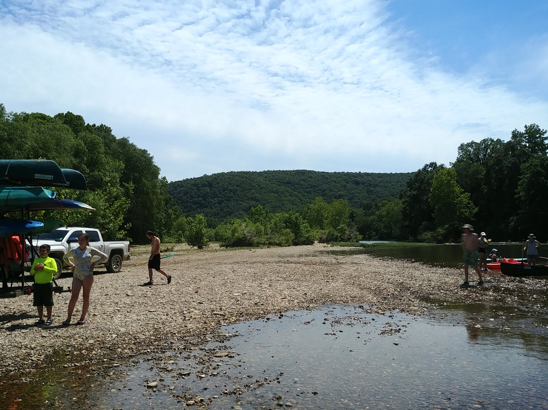 Lucky's Caddo River Canoe and Kayak Rental景点图片