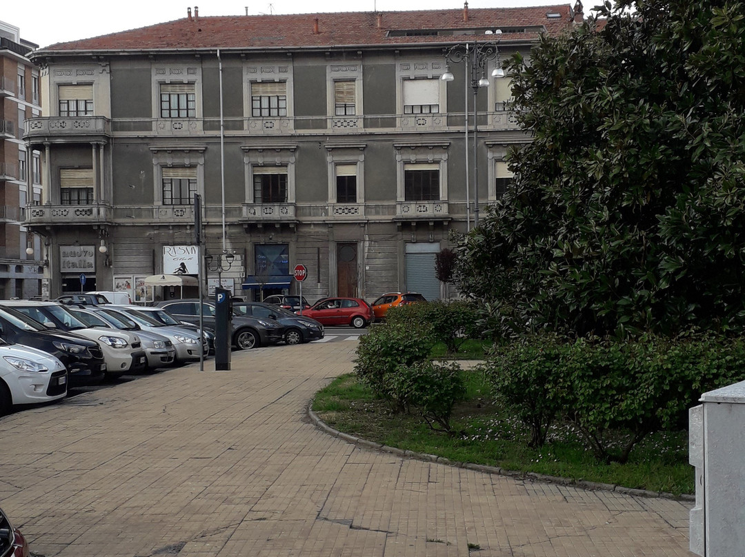 Piazza Pietro Pajetta Nedo景点图片