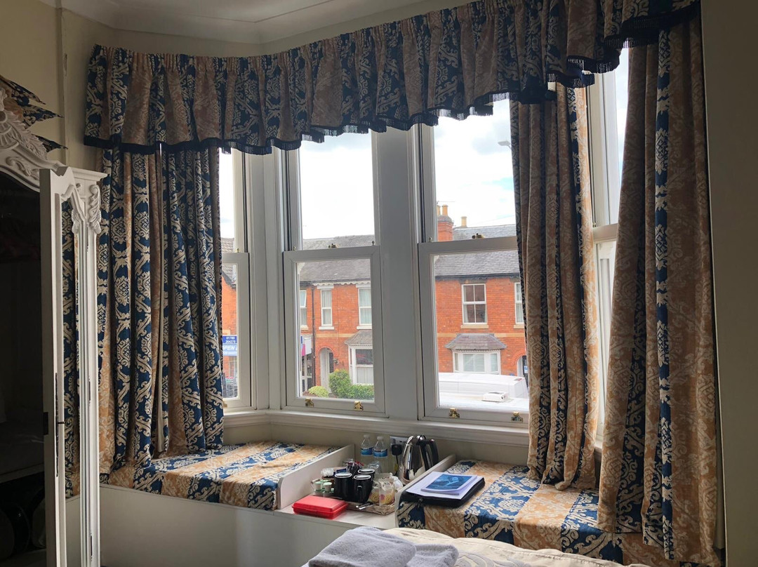 Quilt & Croissants主图