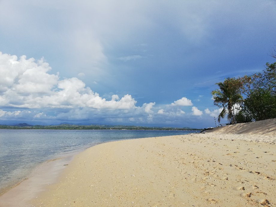 Pandan Beach Resort主图