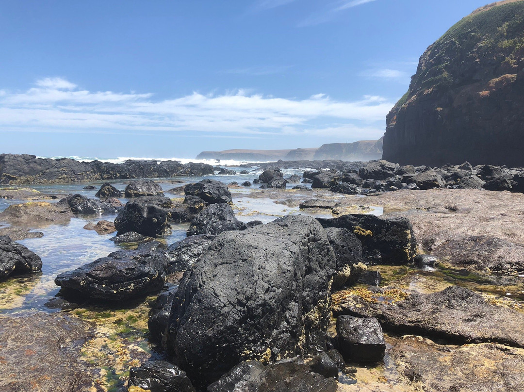 Cairn Beach景点图片