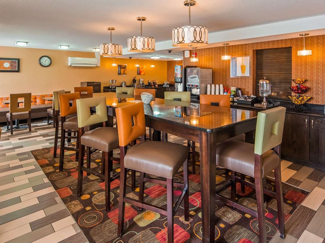 Best Western Luxbury Inn Fort Wayne主图