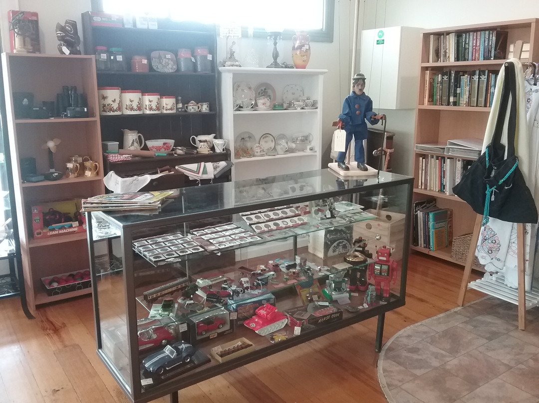 Toora Fancy Goods & Old Relics-Toora必去景点