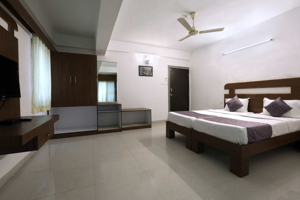 OYO 12810 Hotel Iris主图