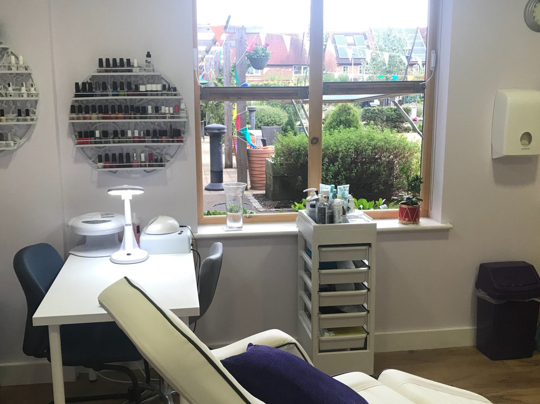 Holistic Massage & Beauty Treatments-Woodley必去景点
