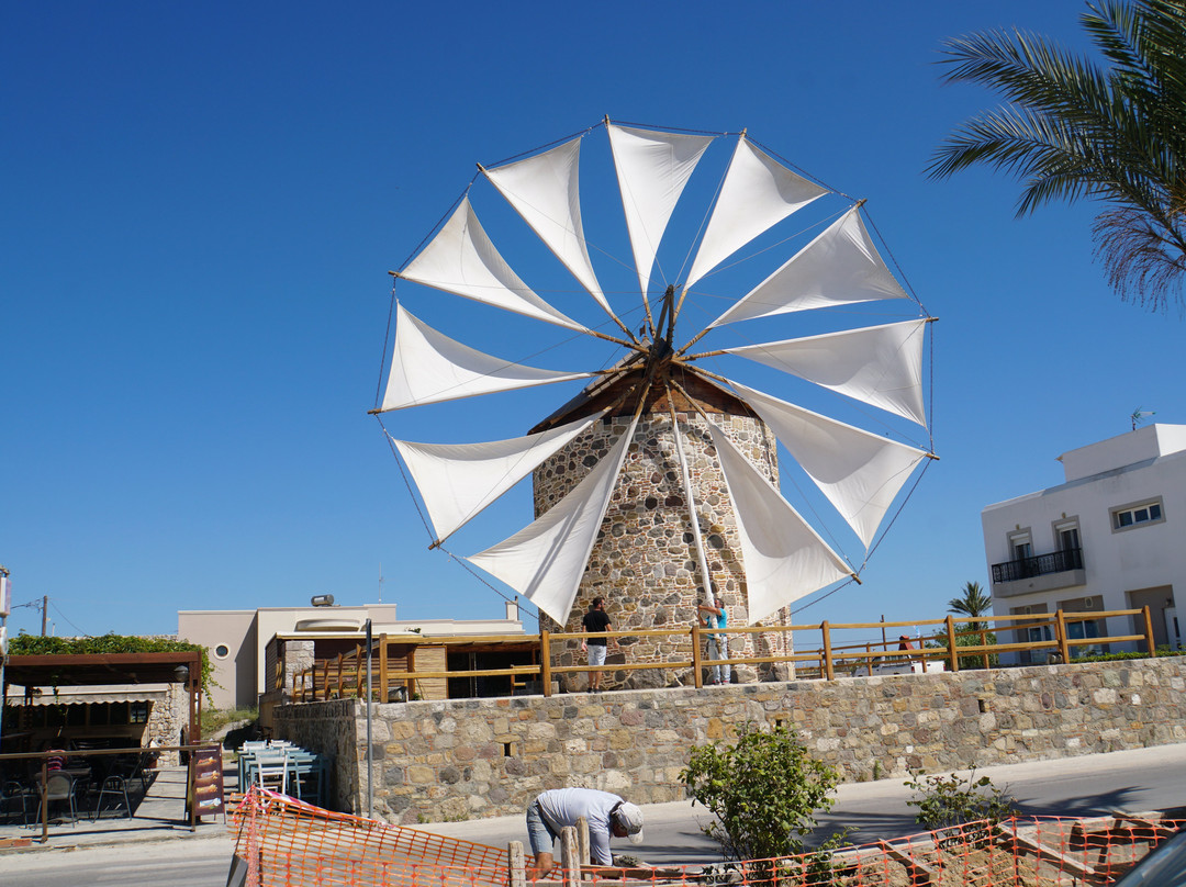 The Antimachia Windmill景点图片