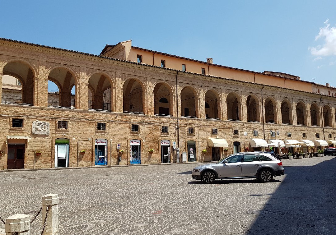 Loggiato di San Francesco-Fabriano必去景点