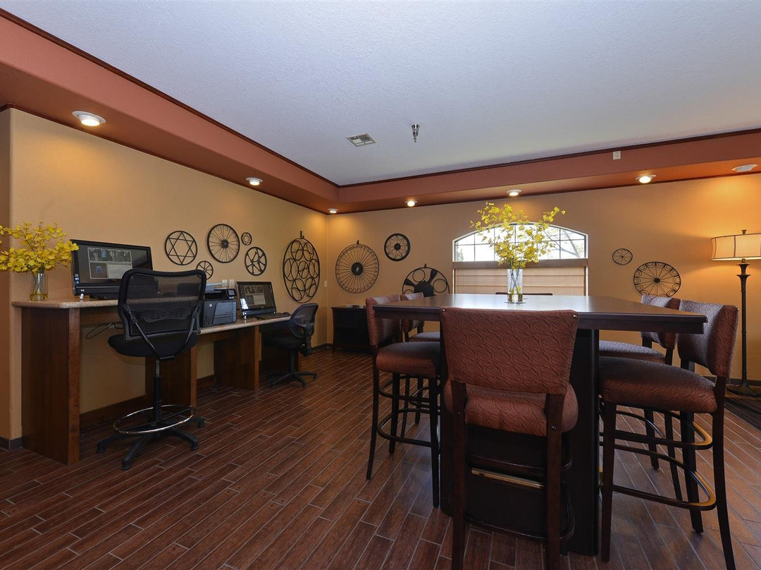 Best Western Plus Rama Inn主图