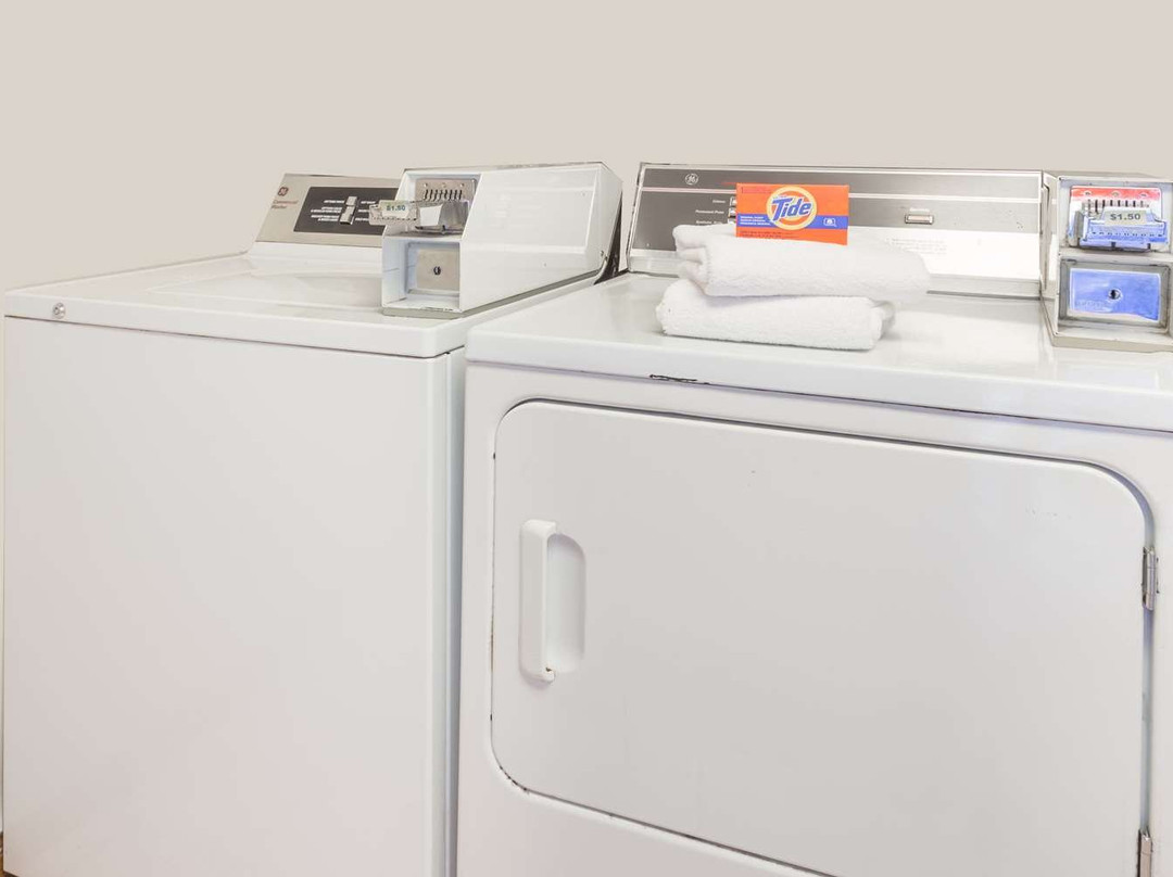 Howard Johnson by Wyndham Manteno主图