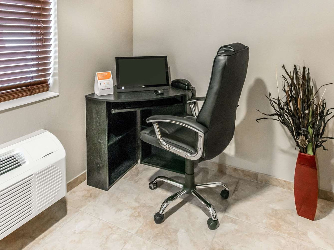 Suburban Studios Washington, PA主图