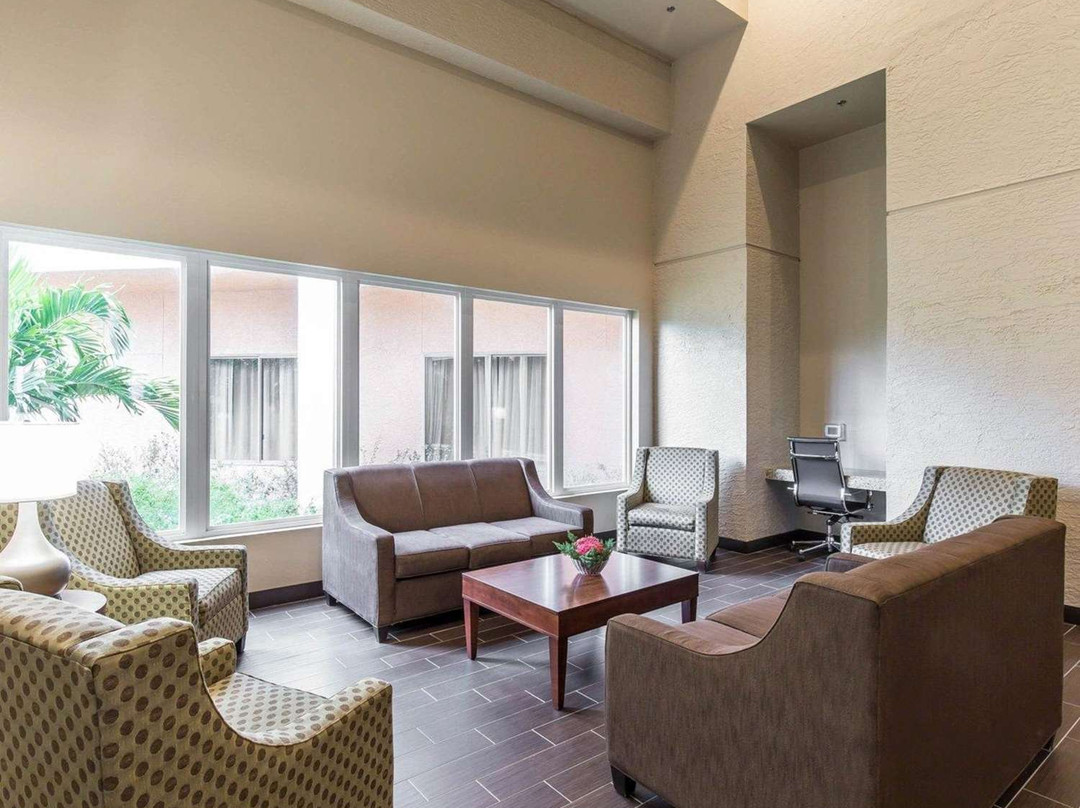 Comfort Inn Naples East I-75主图