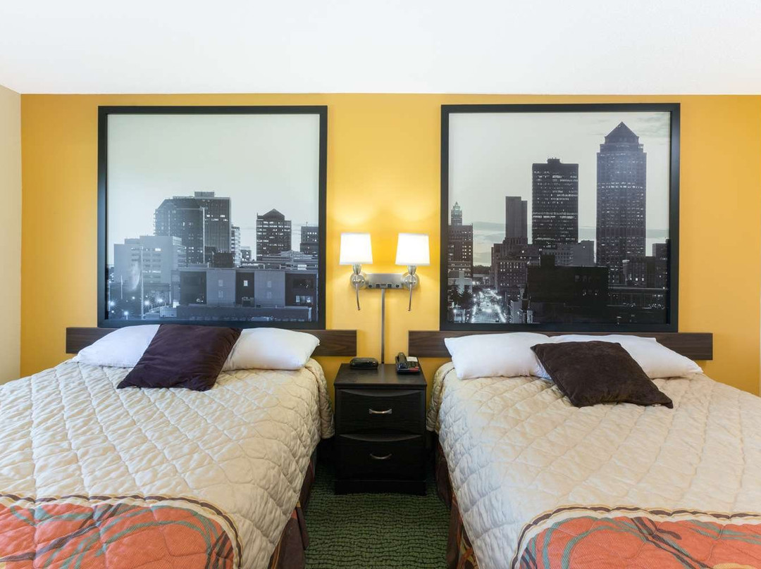 Super 8 by Wyndham Perry IA主图