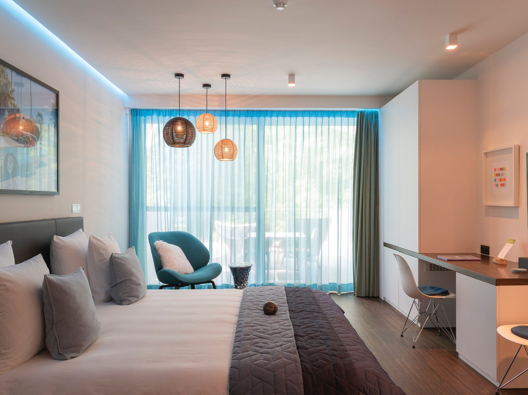 Lithium Bed, Zen & Breakfast主图