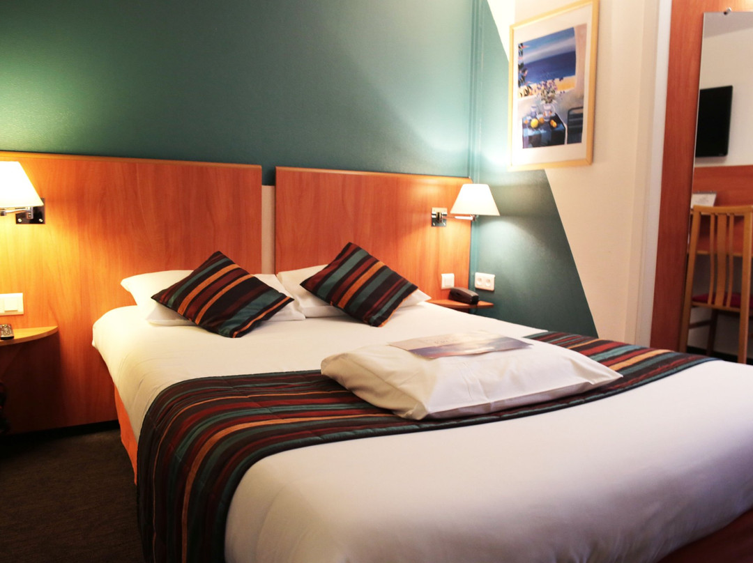 Hotel Kyriad Les Ulis主图