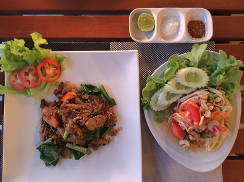 Simmy Bar And Restaurant主图