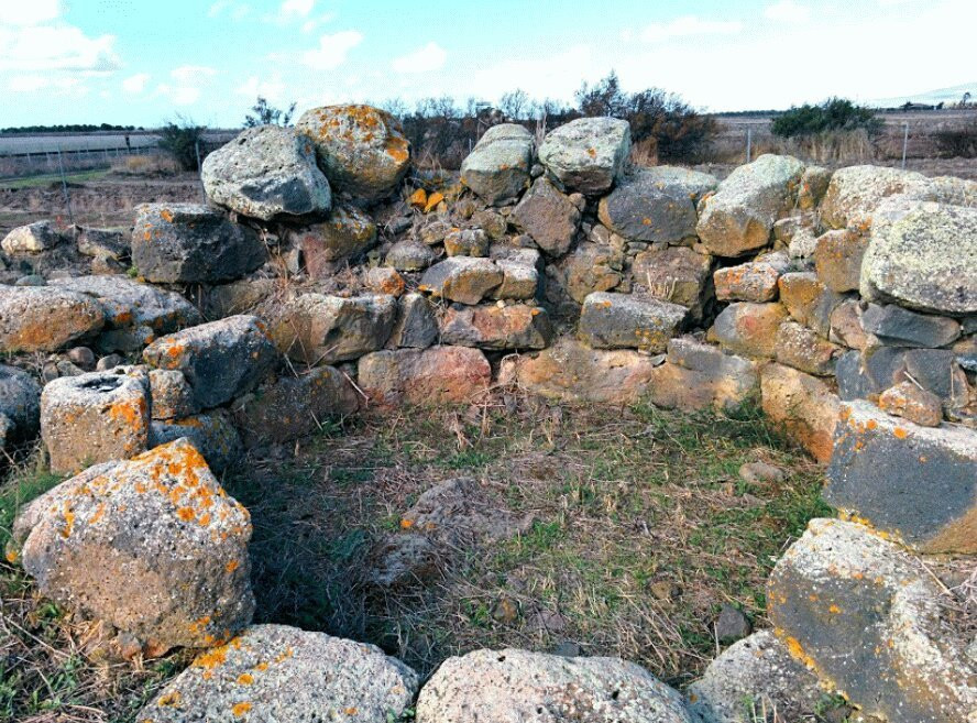 Nuraghe Fenu景点图片