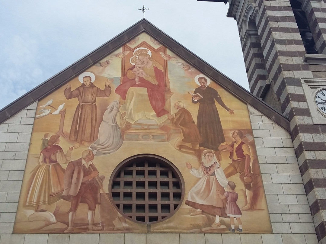 Chiesa della Madonna dell'Aiuto-Fiera di Primiero必去景点