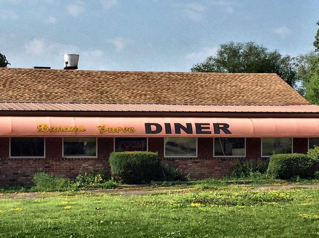 Banana Curve Diner