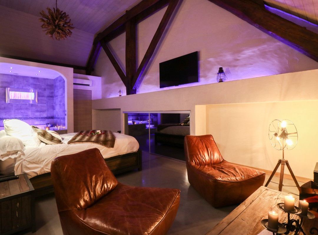 Saint-Gilles酒店住宿-Abri Cosy - Suite Romantique