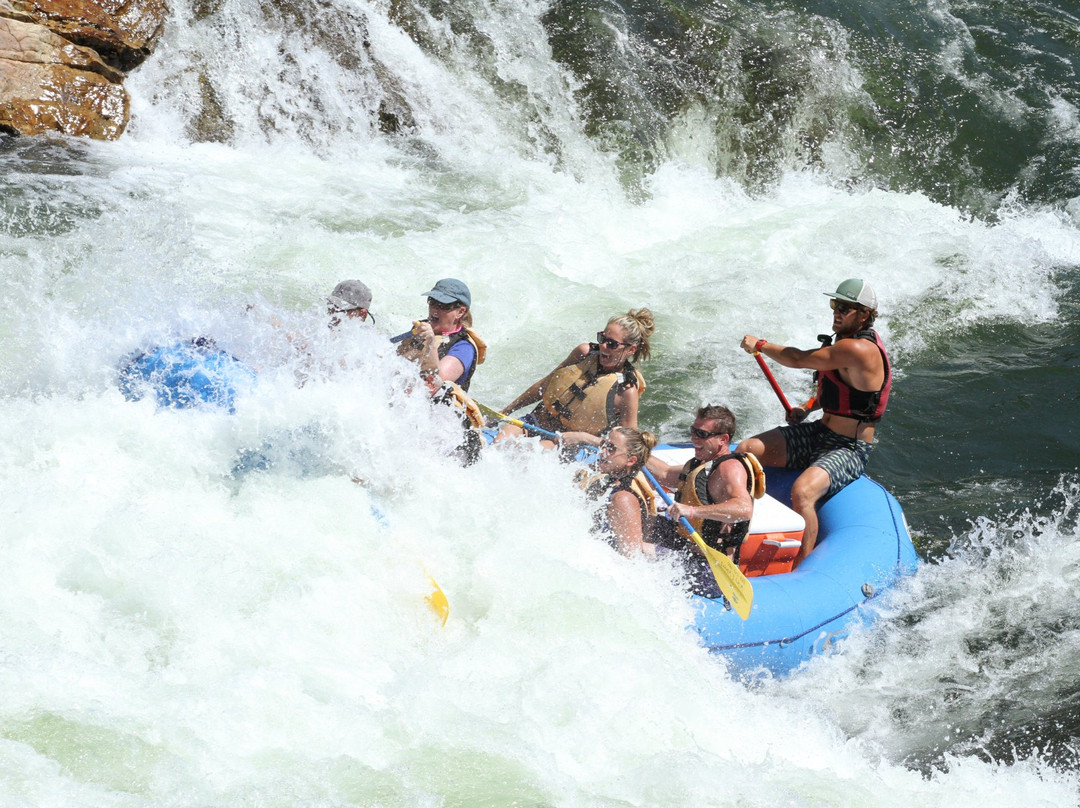 Wiley E Waters Whitewater Rafting景点图片