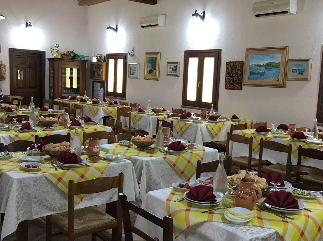 Uras餐馆和美食-Agriturismo Rioxoris