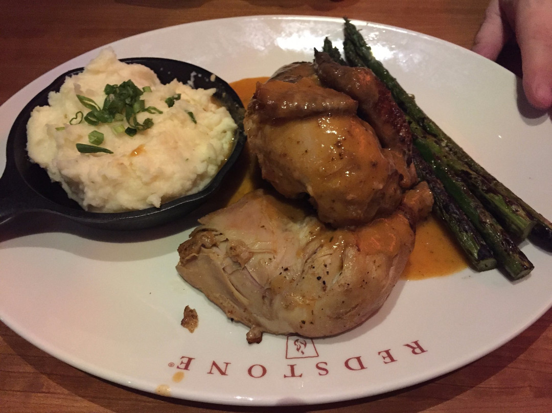 布里奇沃特餐馆和美食-Redstone American Grill