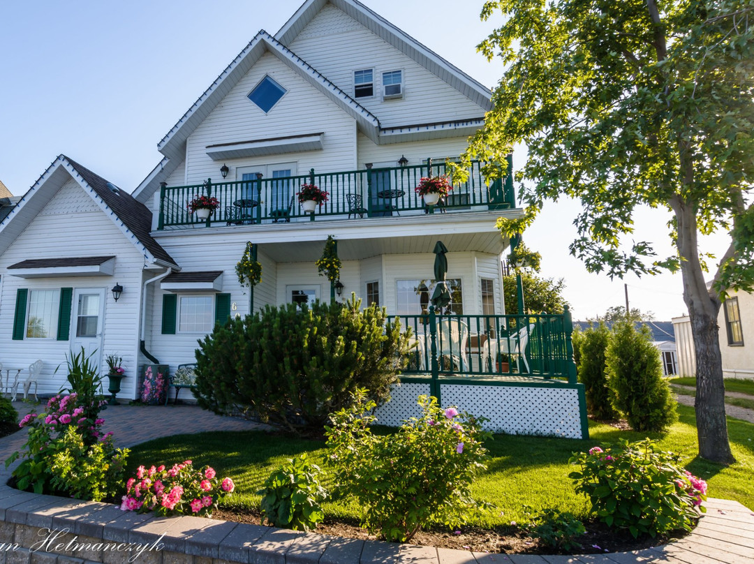 冷湖酒店住宿-Waterfront Harbour B&B