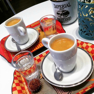 Les Amis Cafe E Comidinhas