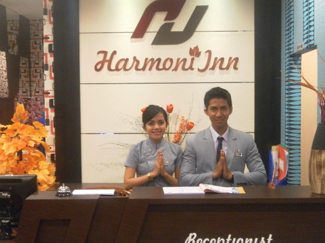 OYO 1702 Harmoni Inn Makassar主图