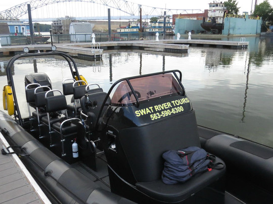 SWAT River Tours-迪比克必去景点