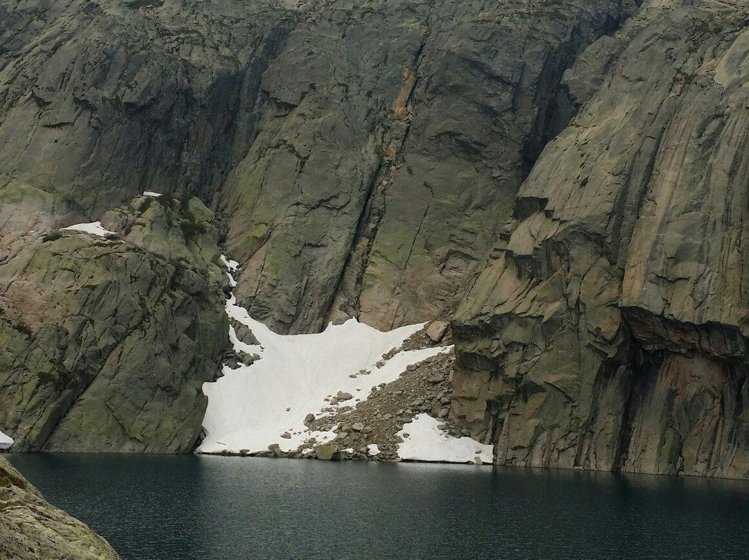 Lac de Capitellu景点图片