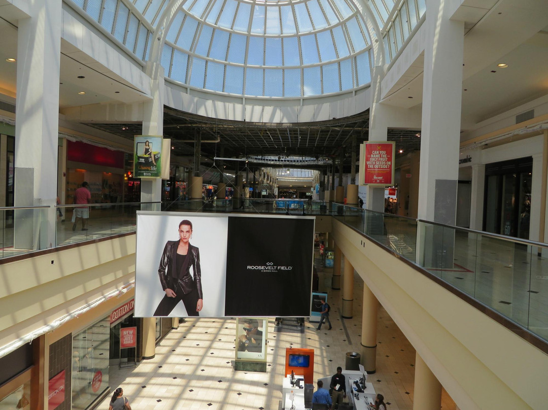 Roosevelt Field-加登市必去景点