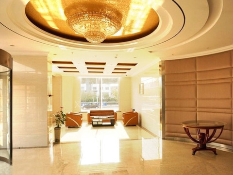 华锦之星酒店(青岛城市阳台景区西海岸汽车总站店)主图