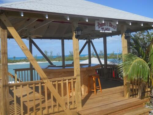 Cat Island酒店住宿-Hallover's Inn & Suites