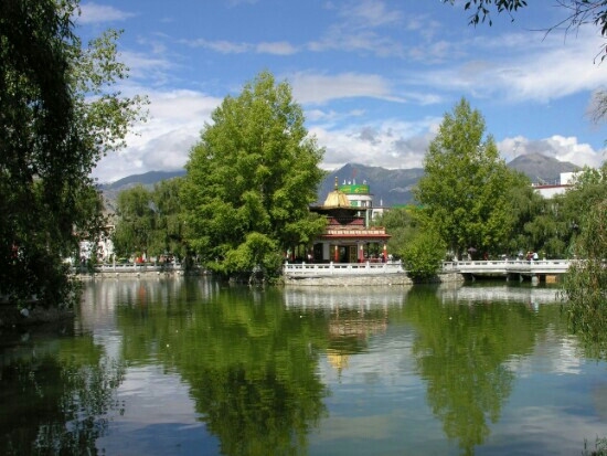 宗角禄康公园-拉萨市必去景点