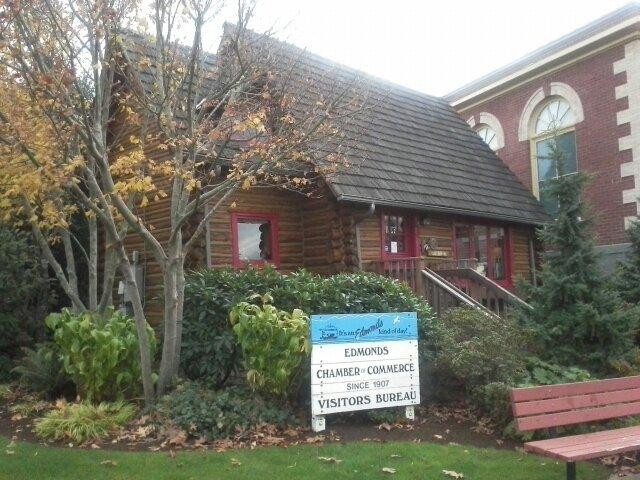 Log Cabin Visitor Information Center-埃德蒙兹必去景点