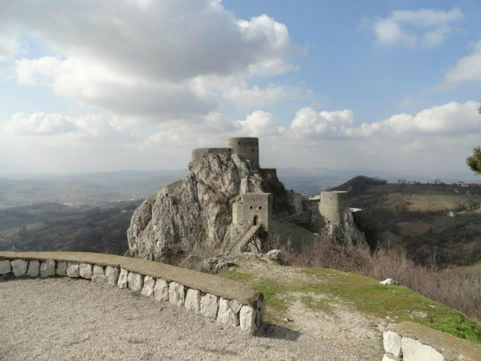 Srebrenik Fortress景点图片
