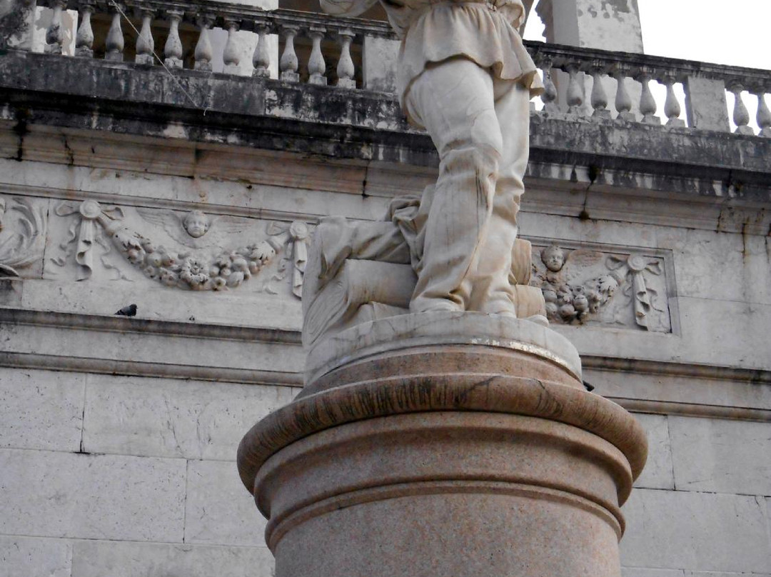 Monumento al Tessitore-斯基奥必去景点