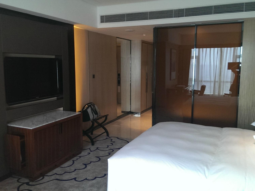 中山利和希尔顿酒店主图