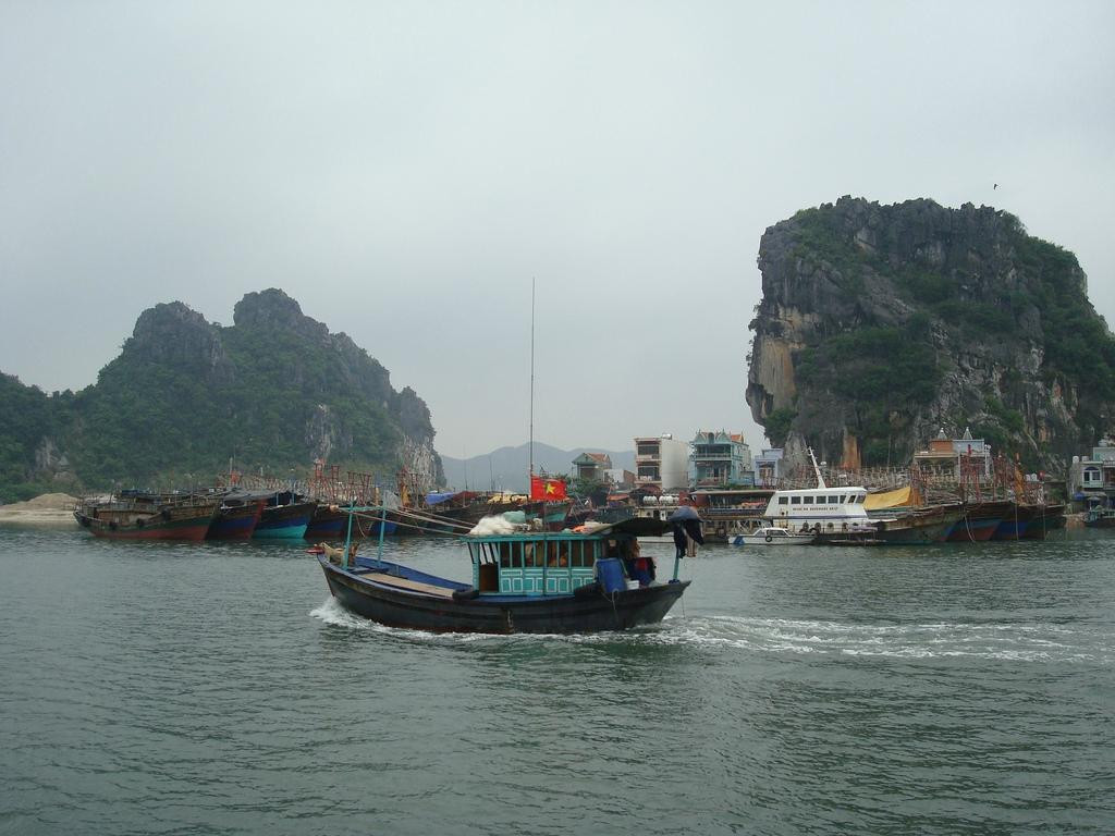 Sail Back in Time Day Tour-河内必去景点