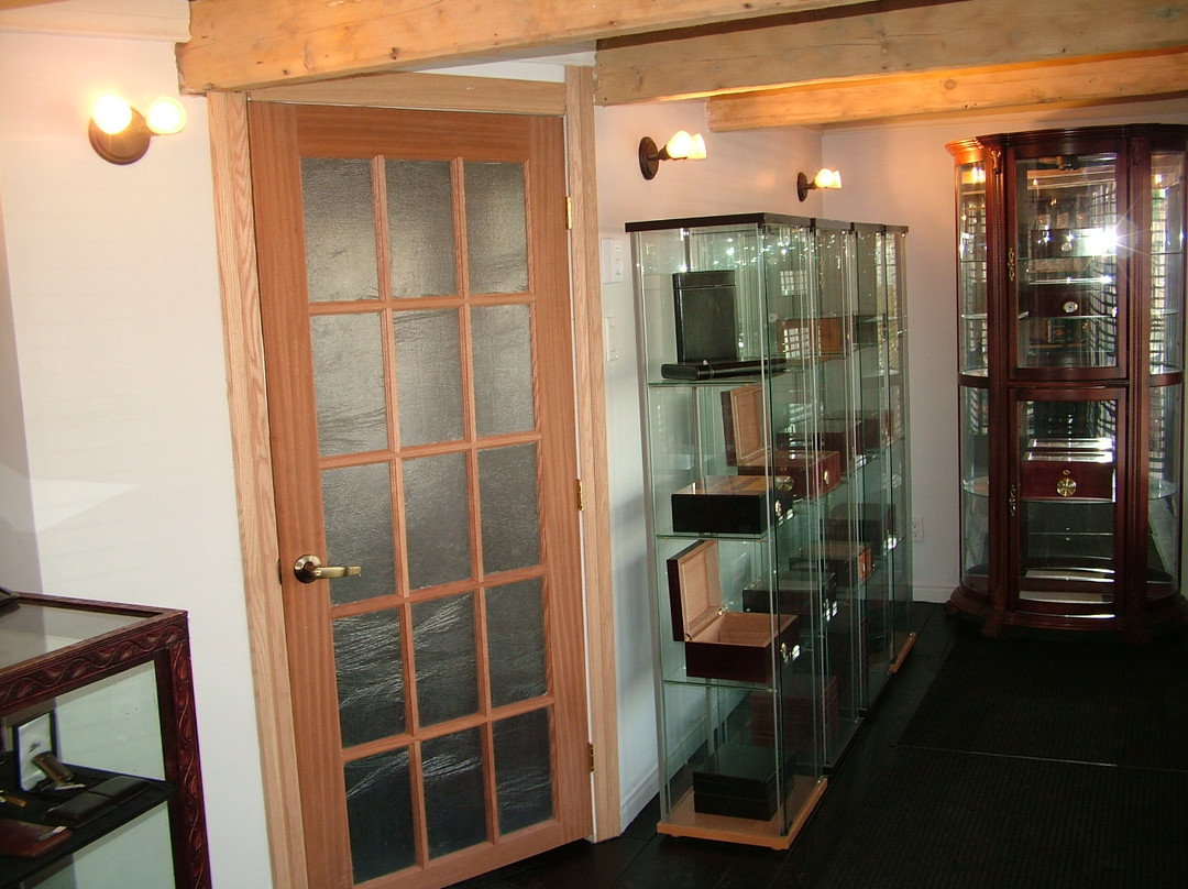 Maison Habanera Cigares-拉瓦尔必去景点