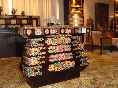 雅鲁藏布大酒店主图