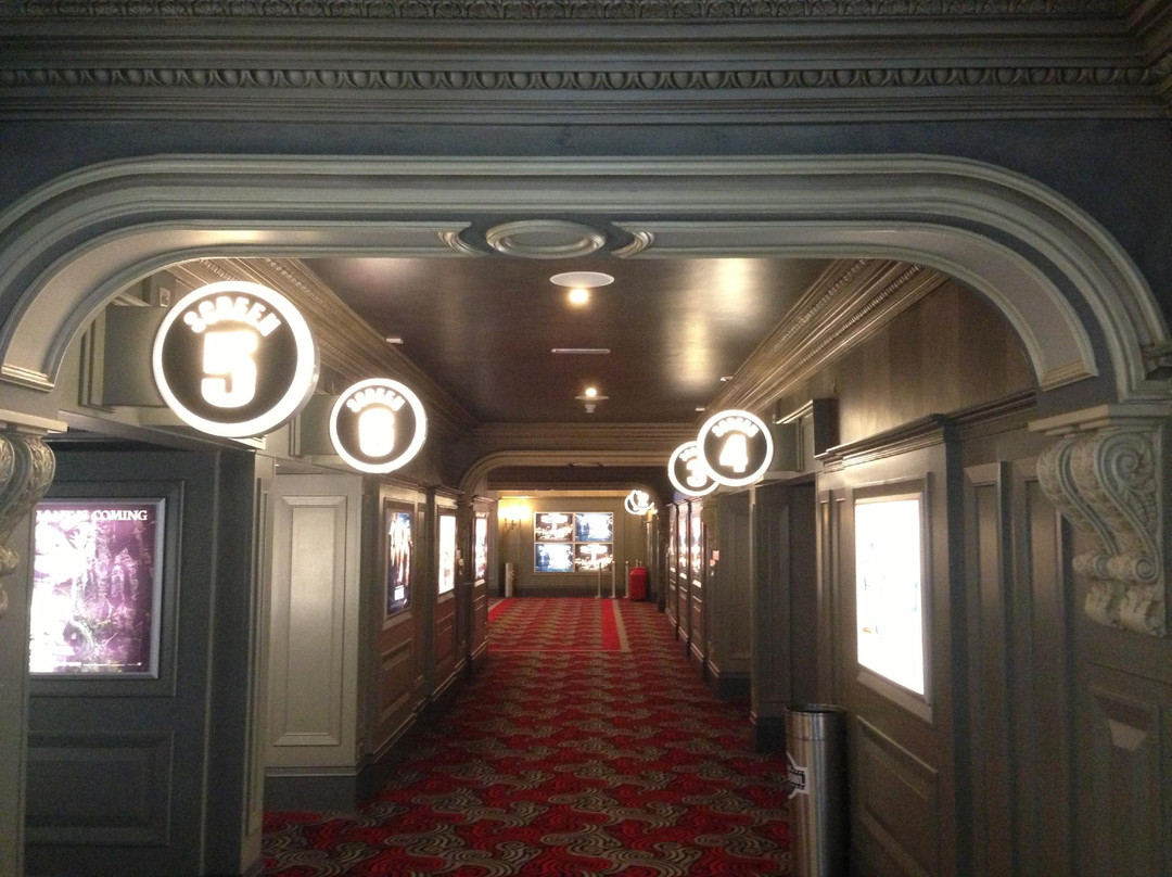 Brunswick Moviebowl-德里必去景点