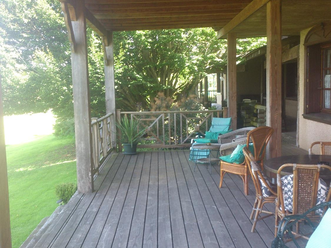 Le Saloon Guest-Ranch