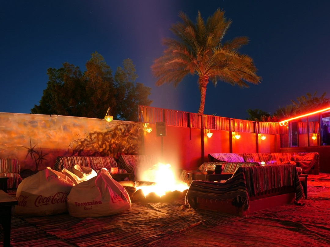 DIP 'Seaside Pub and Desert Lounge'