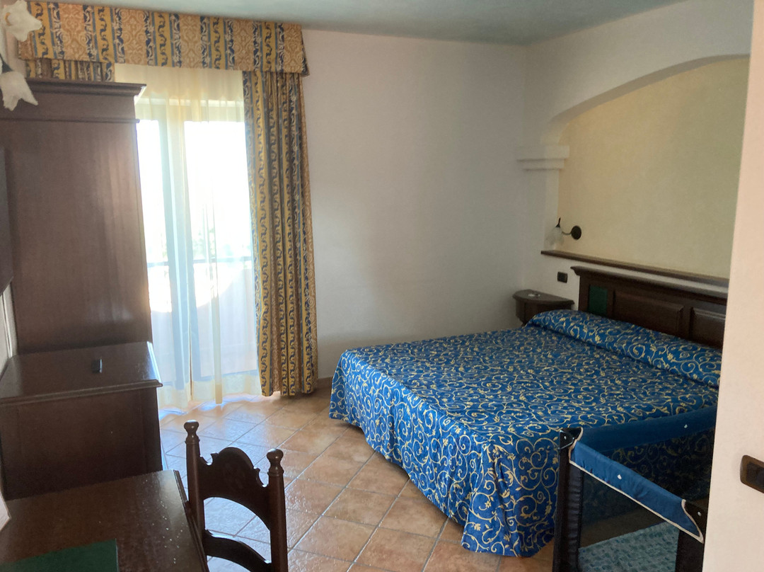 丽都德利斯帕诺丽酒店主图