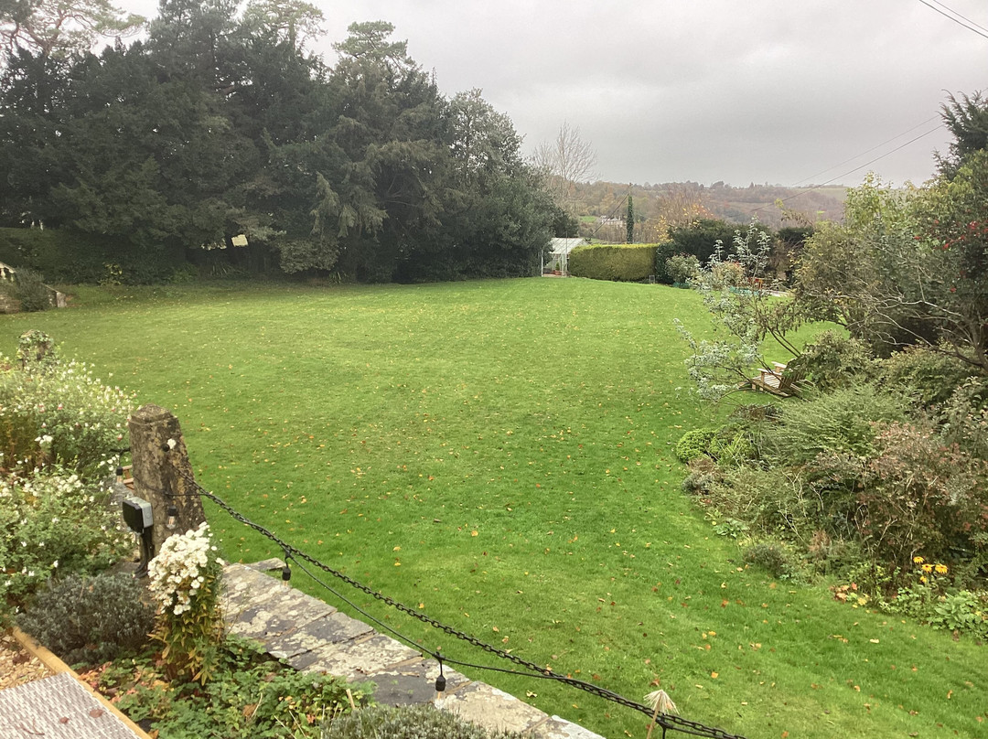 伯利法院酒店主图