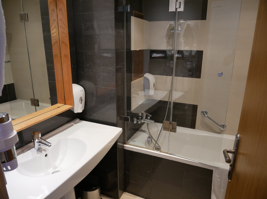 勒彼得里酒店主图